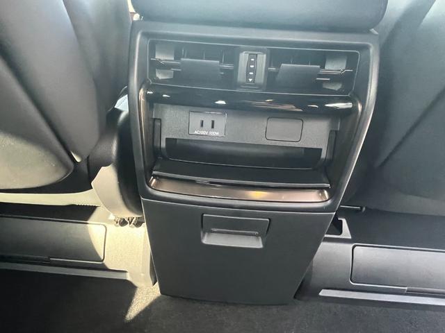 アルファード Z ワンオーナー 左右独立ムーンルーフ 禁煙車 後席モニター 床下表示機能付パノラミックビューモニター 登録済未使用車 3眼LEDヘッドランプ 木目調/革巻コンビステアリング エグゼクティブパワーシート(8枚目)