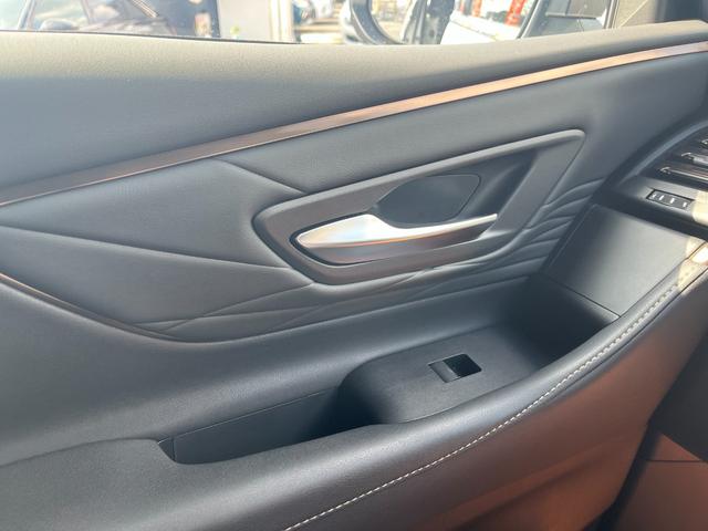 アルファード Z ワンオーナー 左右独立ムーンルーフ 禁煙車 後席モニター 床下表示機能付パノラミックビューモニター 登録済未使用車 3眼LEDヘッドランプ 木目調/革巻コンビステアリング エグゼクティブパワーシート(11枚目)