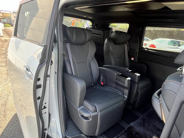 アルファード Z ワンオーナー 左右独立ムーンルーフ 禁煙車 後席モニター 床下表示機能付パノラミックビューモニター 登録済未使用車 3眼LEDヘッドランプ 木目調/革巻コンビステアリング エグゼクティブパワーシート(23枚目)