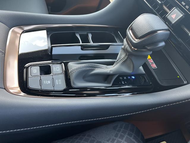 アルファード Z ワンオーナー 左右独立ムーンルーフ 禁煙車 後席モニター 床下表示機能付パノラミックビューモニター 登録済未使用車 3眼LEDヘッドランプ 木目調/革巻コンビステアリング エグゼクティブパワーシート(27枚目)