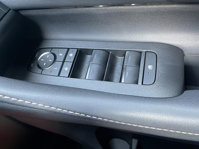 アルファード Z ワンオーナー 左右独立ムーンルーフ 禁煙車 後席モニター 床下表示機能付パノラミックビューモニター 登録済未使用車 3眼LEDヘッドランプ 木目調/革巻コンビステアリング エグゼクティブパワーシート(31枚目)