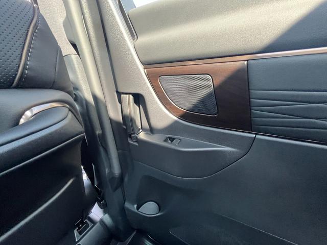 アルファード Z ワンオーナー 左右独立ムーンルーフ 禁煙車 後席モニター 床下表示機能付パノラミックビューモニター 登録済未使用車 3眼LEDヘッドランプ 木目調/革巻コンビステアリング エグゼクティブパワーシート(39枚目)