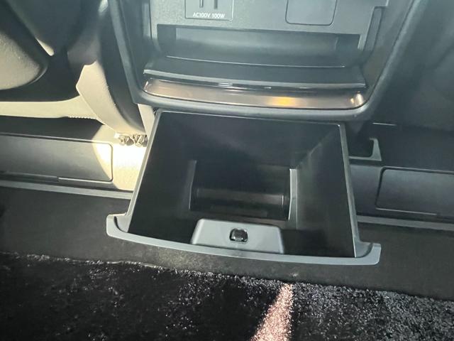 アルファード Z ワンオーナー 左右独立ムーンルーフ 禁煙車 後席モニター 床下表示機能付パノラミックビューモニター 登録済未使用車 3眼LEDヘッドランプ 木目調/革巻コンビステアリング エグゼクティブパワーシート(49枚目)