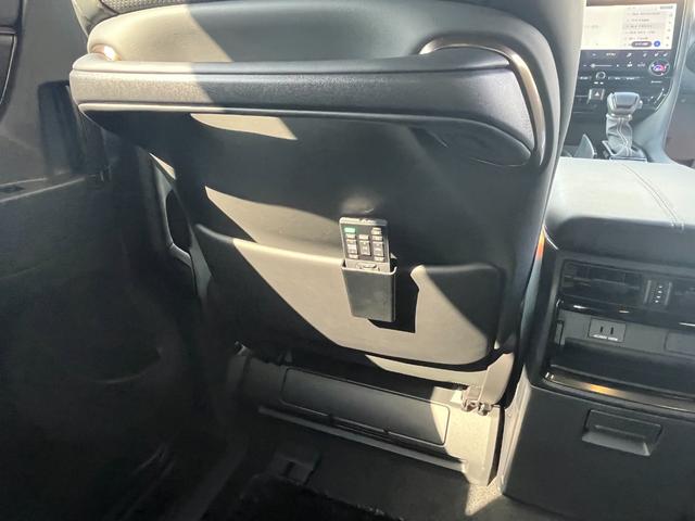 アルファード Z ワンオーナー 左右独立ムーンルーフ 禁煙車 後席モニター 床下表示機能付パノラミックビューモニター 登録済未使用車 3眼LEDヘッドランプ 木目調/革巻コンビステアリング エグゼクティブパワーシート(53枚目)