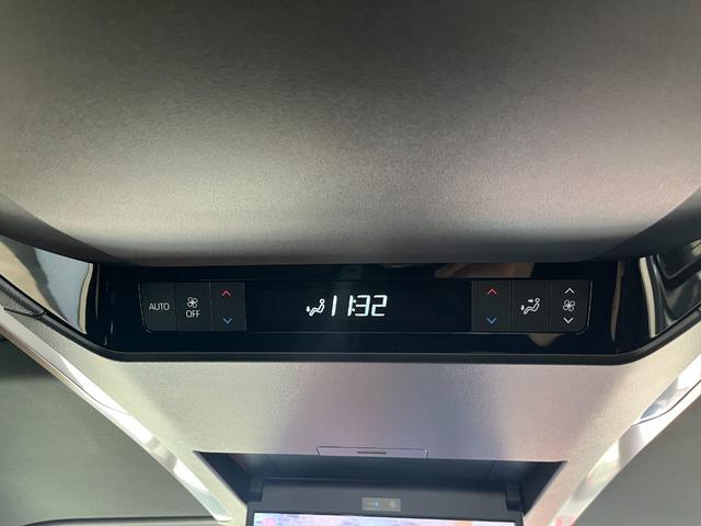 アルファード Z ワンオーナー 左右独立ムーンルーフ 禁煙車 後席モニター 床下表示機能付パノラミックビューモニター 登録済未使用車 3眼LEDヘッドランプ 木目調/革巻コンビステアリング エグゼクティブパワーシート(56枚目)