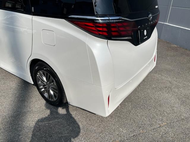 アルファード Z ワンオーナー 左右独立ムーンルーフ 禁煙車 後席モニター 床下表示機能付パノラミックビューモニター 登録済未使用車 3眼LEDヘッドランプ 木目調/革巻コンビステアリング エグゼクティブパワーシート(68枚目)