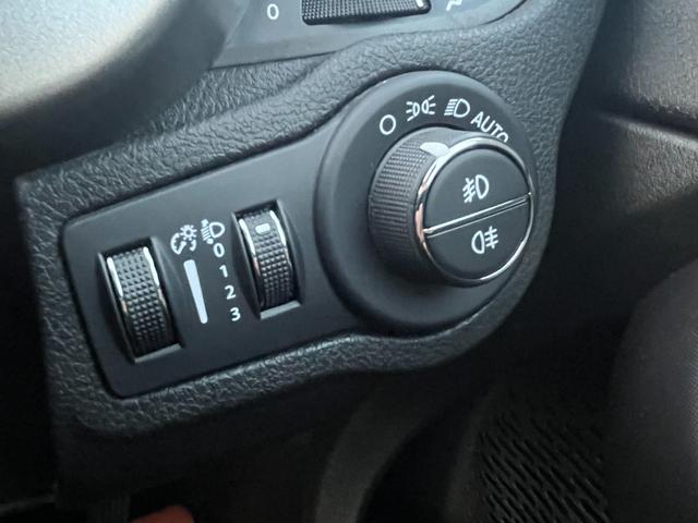 500X スポーツ 障害物センサー アダプティブクルーズ BSM バックカメラ LEDライトAppleCarPlay ディスプレイオーディオ シートヒーター ETC 衝突軽減ブレーキ スマートキー 禁煙車(6枚目)