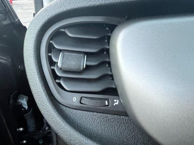 500X スポーツ 障害物センサー アダプティブクルーズ BSM バックカメラ LEDライトAppleCarPlay ディスプレイオーディオ シートヒーター ETC 衝突軽減ブレーキ スマートキー 禁煙車(32枚目)