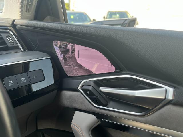 e-トロン 50クワトロ アドバンスト 4WD アシスタンス+コンフォート+サイレンスPKG パノラマルーフ 21インチAWOPバーチャルエクステリアミラー OPグレー革シート 3Dサウンドシステム 4ゾーンエアコン 電動リアゲート(37枚目)