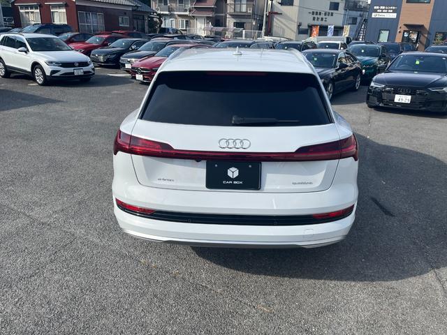 e-トロン 50クワトロ アドバンスト 4WD アシスタンス+コンフォート+サイレンスPKG パノラマルーフ 21インチAWOPバーチャルエクステリアミラー OPグレー革シート 3Dサウンドシステム 4ゾーンエアコン 電動リアゲート(44枚目)