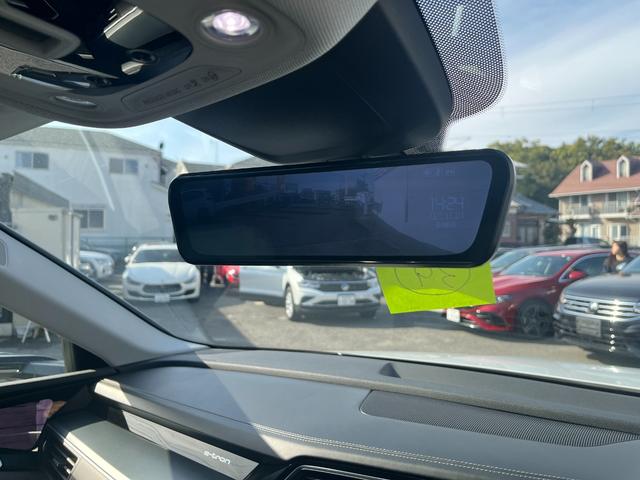 e-トロン 50クワトロ アドバンスト 4WD アシスタンス+コンフォート+サイレンスPKG パノラマルーフ 21インチAWOPバーチャルエクステリアミラー OPグレー革シート 3Dサウンドシステム 4ゾーンエアコン 電動リアゲート(68枚目)