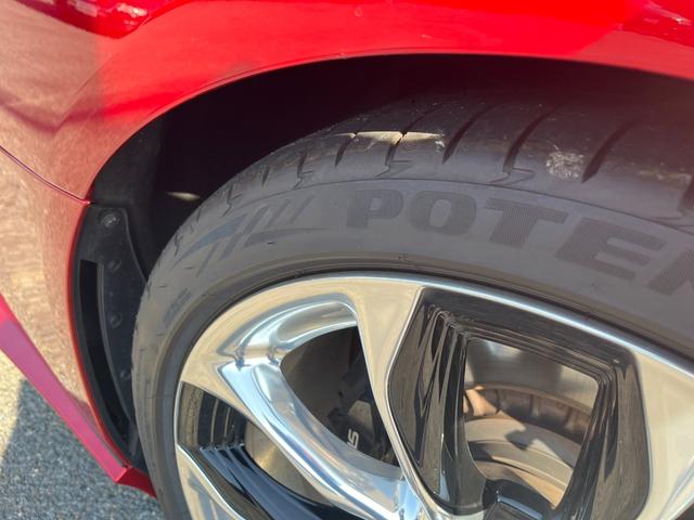 LC LC500 Sパッケージ マークレビンソン TRDエアロキット 禁煙車 ヘッドアップディスプレイ 3眼LED カーボンルーフ 21インチアルミ レクサスセーフティ BSM クリアランスソナー アクティブリアウィング(4枚目)