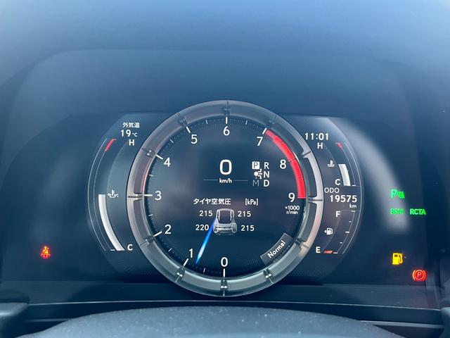 LC LC500 Sパッケージ マークレビンソン TRDエアロキット 禁煙車 ヘッドアップディスプレイ 3眼LED カーボンルーフ 21インチアルミ レクサスセーフティ BSM クリアランスソナー アクティブリアウィング(7枚目)