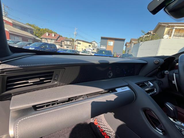 LC LC500 Sパッケージ マークレビンソン TRDエアロキット 禁煙車 ヘッドアップディスプレイ 3眼LED カーボンルーフ 21インチアルミ レクサスセーフティ BSM クリアランスソナー アクティブリアウィング(19枚目)