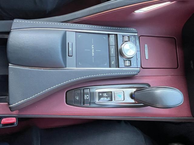 LC LC500 Sパッケージ マークレビンソン TRDエアロキット 禁煙車 ヘッドアップディスプレイ 3眼LED カーボンルーフ 21インチアルミ レクサスセーフティ BSM クリアランスソナー アクティブリアウィング(46枚目)