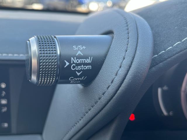 LC LC500 Sパッケージ マークレビンソン TRDエアロキット 禁煙車 ヘッドアップディスプレイ 3眼LED カーボンルーフ 21インチアルミ レクサスセーフティ BSM クリアランスソナー アクティブリアウィング(70枚目)