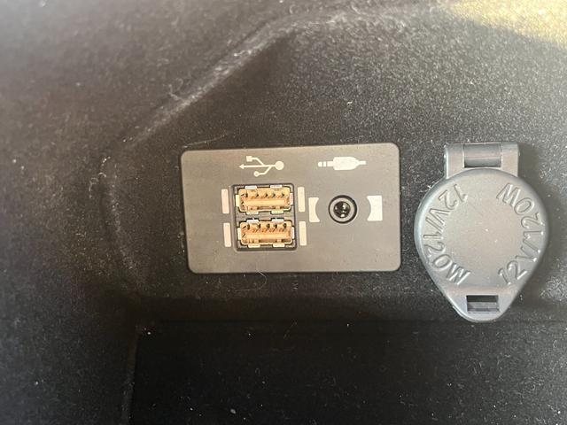 ＲＣ ＲＣ３５０　Ｆスポーツ　ワンオーナー　禁煙車　３眼ＬＥＤヘッドライト　ベンチレーション付き専用革シート　左右独立エアコン　オレンジキャリパー　ブラインドスポット　リアクロストラフィック　プリクラッシュセーフティ　ＴＦＴ液晶（6枚目）