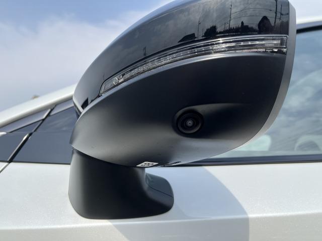 アリア Ｂ６　ｅ－４ＯＲＣＥ　パノラミックサンルーフ　プロパイロット　ニッサンコネクトナビ　　革巻きステアリング　　アダプティブＬＥＤヘッドランプ　パワーシート　インテリジェントアラウンドビューモニター　グレー木目調インパネ（12枚目）