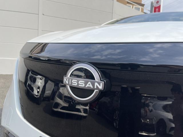 アリア Ｂ６　ｅ－４ＯＲＣＥ　パノラミックサンルーフ　プロパイロット　ニッサンコネクトナビ　　革巻きステアリング　　アダプティブＬＥＤヘッドランプ　パワーシート　インテリジェントアラウンドビューモニター　グレー木目調インパネ（35枚目）