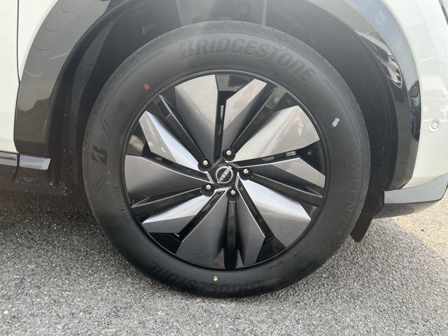 アリア Ｂ６　ｅ－４ＯＲＣＥ　パノラミックサンルーフ　プロパイロット　ニッサンコネクトナビ　　革巻きステアリング　　アダプティブＬＥＤヘッドランプ　パワーシート　インテリジェントアラウンドビューモニター　グレー木目調インパネ（45枚目）