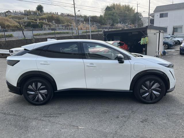 アリア Ｂ６　ｅ－４ＯＲＣＥ　パノラミックサンルーフ　プロパイロット　ニッサンコネクトナビ　　革巻きステアリング　　アダプティブＬＥＤヘッドランプ　パワーシート　インテリジェントアラウンドビューモニター　グレー木目調インパネ（48枚目）