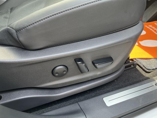 アリア Ｂ６　ｅ－４ＯＲＣＥ　パノラミックサンルーフ　プロパイロット　ニッサンコネクトナビ　　革巻きステアリング　　アダプティブＬＥＤヘッドランプ　パワーシート　インテリジェントアラウンドビューモニター　グレー木目調インパネ（53枚目）