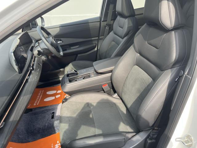 アリア Ｂ６　ｅ－４ＯＲＣＥ　パノラミックサンルーフ　プロパイロット　ニッサンコネクトナビ　　革巻きステアリング　　アダプティブＬＥＤヘッドランプ　パワーシート　インテリジェントアラウンドビューモニター　グレー木目調インパネ（56枚目）