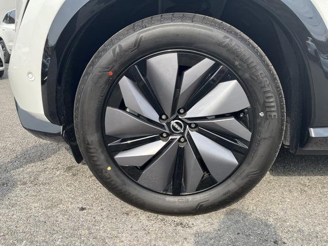 アリア Ｂ６　ｅ－４ＯＲＣＥ　パノラミックサンルーフ　プロパイロット　ニッサンコネクトナビ　　革巻きステアリング　　アダプティブＬＥＤヘッドランプ　パワーシート　インテリジェントアラウンドビューモニター　グレー木目調インパネ（57枚目）