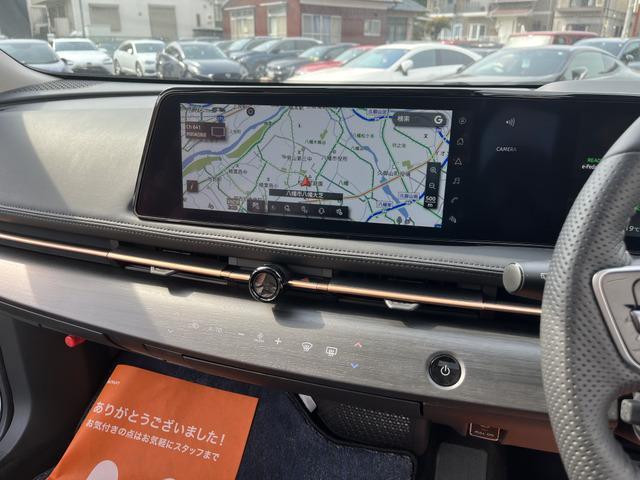 アリア Ｂ６　ｅ－４ＯＲＣＥ　パノラミックサンルーフ　プロパイロット　ニッサンコネクトナビ　　革巻きステアリング　　アダプティブＬＥＤヘッドランプ　パワーシート　インテリジェントアラウンドビューモニター　グレー木目調インパネ（61枚目）