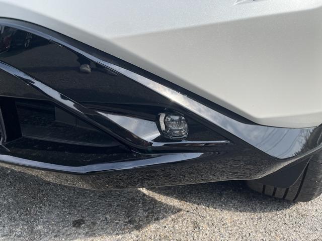 アリア Ｂ６　ｅ－４ＯＲＣＥ　パノラミックサンルーフ　プロパイロット　ニッサンコネクトナビ　　革巻きステアリング　　アダプティブＬＥＤヘッドランプ　パワーシート　インテリジェントアラウンドビューモニター　グレー木目調インパネ（73枚目）