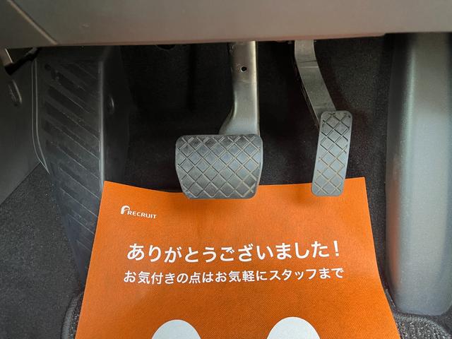 ゴルフトゥーラン ＴＳＩ　Ｒライン　駐車支援システム　純正ナビ　純正ＡＷ　２２５／４５Ｒ１８タイヤ　パークディスタンスコントロール　禁煙車　アダプティブクルーズコントロール　３ゾーンオートエアコン　ブラックサイドシルスポイラー（30枚目）