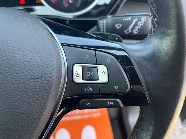 ゴルフトゥーラン ＴＳＩ　Ｒライン　駐車支援システム　純正ナビ　純正ＡＷ　２２５／４５Ｒ１８タイヤ　パークディスタンスコントロール　禁煙車　アダプティブクルーズコントロール　３ゾーンオートエアコン　ブラックサイドシルスポイラー（37枚目）