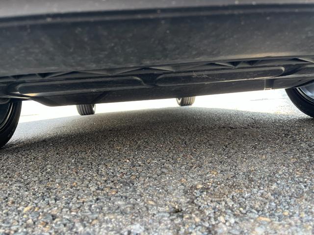 ゴルフトゥーラン ＴＳＩ　Ｒライン　駐車支援システム　純正ナビ　純正ＡＷ　２２５／４５Ｒ１８タイヤ　パークディスタンスコントロール　禁煙車　アダプティブクルーズコントロール　３ゾーンオートエアコン　ブラックサイドシルスポイラー（48枚目）