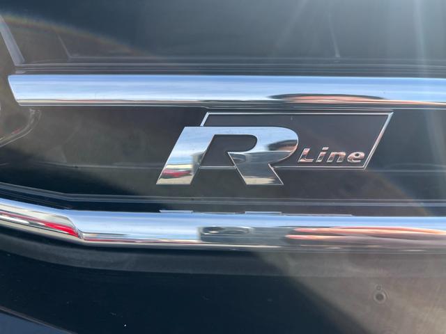 ゴルフトゥーラン ＴＳＩ　Ｒライン　駐車支援システム　純正ナビ　純正ＡＷ　２２５／４５Ｒ１８タイヤ　パークディスタンスコントロール　禁煙車　アダプティブクルーズコントロール　３ゾーンオートエアコン　ブラックサイドシルスポイラー（64枚目）