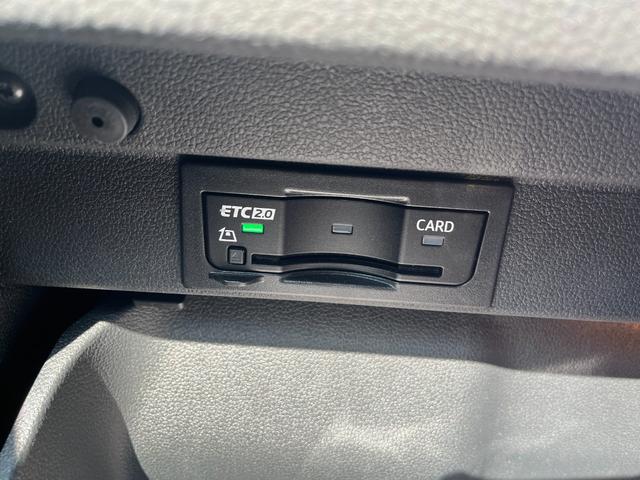 ゴルフトゥーラン ＴＳＩ　Ｒライン　駐車支援システム　純正ナビ　純正ＡＷ　２２５／４５Ｒ１８タイヤ　パークディスタンスコントロール　禁煙車　アダプティブクルーズコントロール　３ゾーンオートエアコン　ブラックサイドシルスポイラー（72枚目）