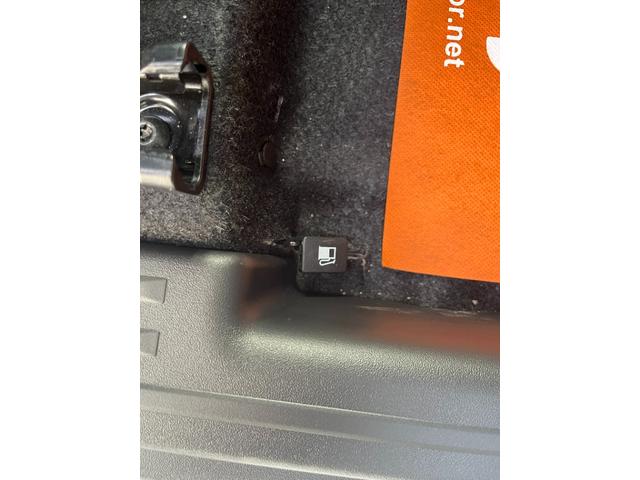 展示前には全車、内外装を厳しくチェックしておりますが、万が一見落とし等があってはダメなので、外部検査員によるチェックで更に厳しーくチェック済み＾＾