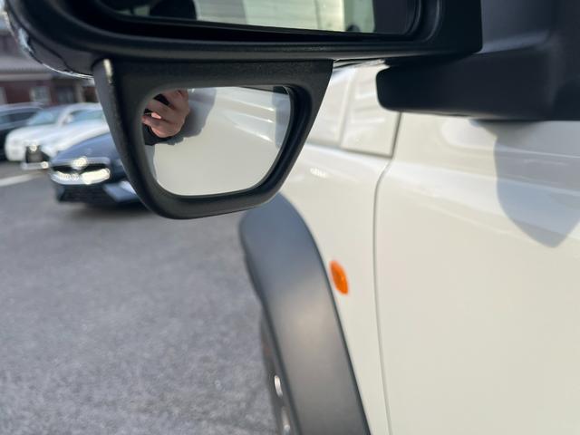 展示前には全車、内外装を厳しくチェックしておりますが、万が一見落とし等があってはダメなので、外部検査員によるチェックで更に厳しーくチェック済み＾＾