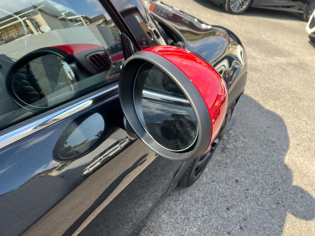 ＭＩＮＩ ジョンクーパーワークス　コンバーチブル　ワンオーナーコンバーチブル　禁煙車　バックカメラ　レーダークルーズコントロール　純正アルミホイール１７インチ　本革シート　シートヒーター　ワイヤレス充電器　自動サイドブレーキ　ＡｐｐｌｅＣａｒＰｌａｙ（67枚目）