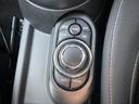 ワン　ファーストパッケージ　エッセンシャル・トリム　エッセンシャルトリム　ＡｐｐｌｅＣａｒＰｌａｙ　禁煙車　クルーズコントロール　パークディスタンス　クロームエンブレム　ＥＴＣ　禁煙車　クロームリアコンビネーションランプ　オプション１５インチアルミ（41枚目）