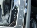 TDI Rライン 駐車支援システム アラウンドビューカメラ Rロゴナッパ革スポーツシート Rロゴ入ディンプル革巻きステアリングホイール 8WAYパワーシート左右 シートヒーター左右 禁煙車(22枚目)