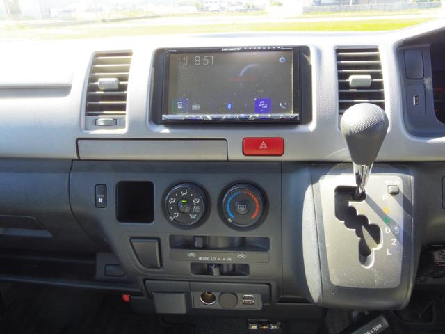 ハイエースバン ロングスーパーGL 15インチデイトナホイール NASCAR ホワイトレタータイヤ AppleCarPlay・Android Auto・Bluetooth対応ディスプレイオーディオ Bカメラ シートカバー(17枚目)