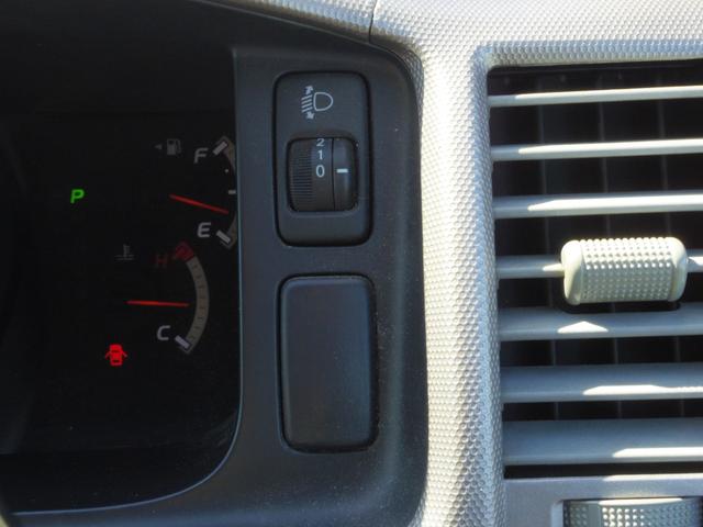 ハイエースバン ロングスーパーGL 15インチデイトナホイール NASCAR ホワイトレタータイヤ AppleCarPlay・Android Auto・Bluetooth対応ディスプレイオーディオ Bカメラ シートカバー(27枚目)