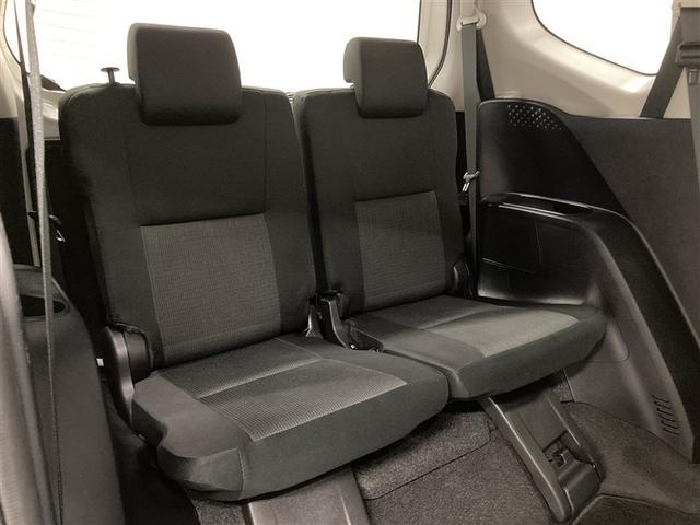 シエンタ Ｇ　フルセグ　メモリーナビ　ＤＶＤ再生　ミュージックプレイヤー接続可　バックカメラ　衝突被害軽減システム　ＥＴＣ　両側電動スライド　ウオークスルー　乗車定員７人　３列シート　ワンオーナー（11枚目）