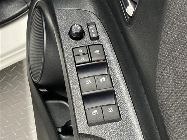 シエンタ Ｇ　フルセグ　メモリーナビ　ＤＶＤ再生　ミュージックプレイヤー接続可　バックカメラ　衝突被害軽減システム　ＥＴＣ　両側電動スライド　ウオークスルー　乗車定員７人　３列シート　ワンオーナー（20枚目）