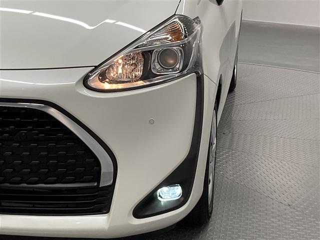 シエンタ Ｇ　フルセグ　メモリーナビ　ＤＶＤ再生　ミュージックプレイヤー接続可　バックカメラ　衝突被害軽減システム　ＥＴＣ　両側電動スライド　ウオークスルー　乗車定員７人　３列シート　ワンオーナー（27枚目）