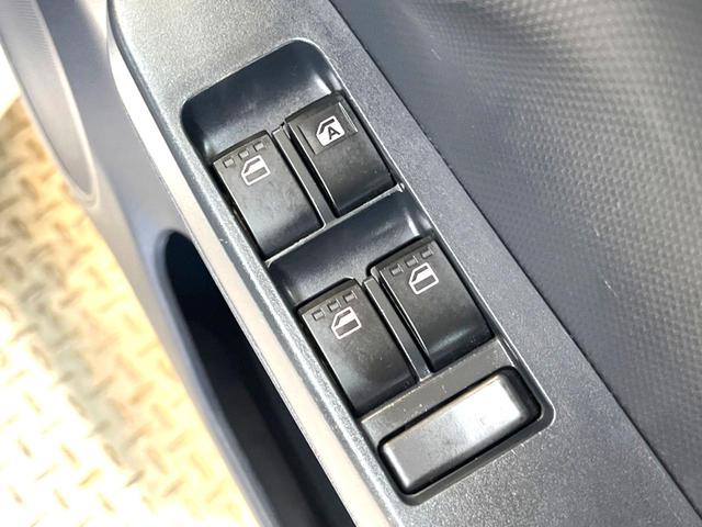 L 禁煙車 純正オーディオ アイドリングストップ キーレスエントリー ダイヤルエアコン パワードアロック 車名メッキエンブレム デジタルメーター(24枚目)