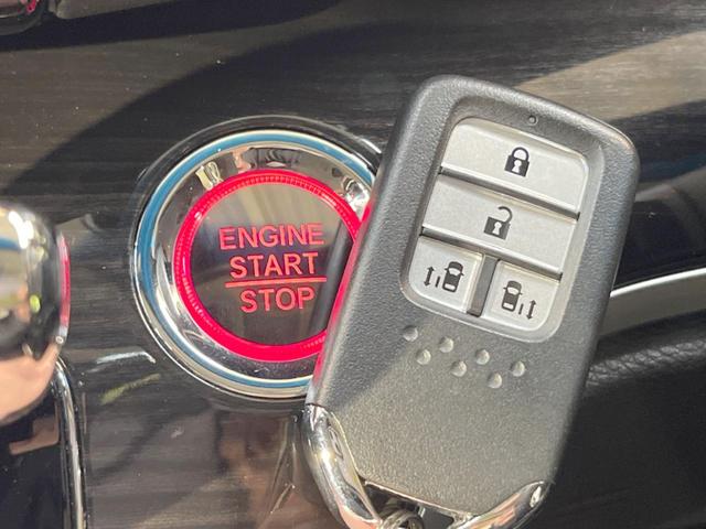 アブソルート・EXホンダセンシング ブラック革シート 純正9インチナビ フルセグ Bluetooth フリップダウンモニター 両側電動ドア マルチビューカメラ ブラインドスポットモニター 前席シートヒーター パワーシート LEDヘッド(31枚目)