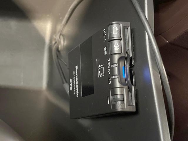 G・Aパッケージ シティブレーキアクティブシステム 純正ナビ バックカメラ クルーズコントロール スマートキー HIDヘッド オートライト ETC ハーフレザーシート 革巻きステアリング ステアリングスイッチ(8枚目)