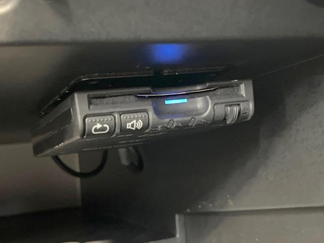 X エマージェンシーブレーキ SDナビ スマートキー Bluetooth ETC オートライト 禁煙車 電動格納ミラー 盗難防止システム プライバシーガラス 横滑り防止機能 アイドリングストップ(6枚目)