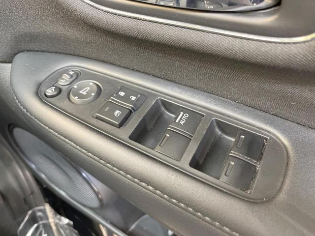 X・ホンダセンシング SDナビ フルセグ Bluetooth バックカメラ ステアリングスイッチ LEDヘッドランプ オートライト 革巻きステアリング サイド&カーテンエアバック プラズマクラスター付オートエアコン(28枚目)